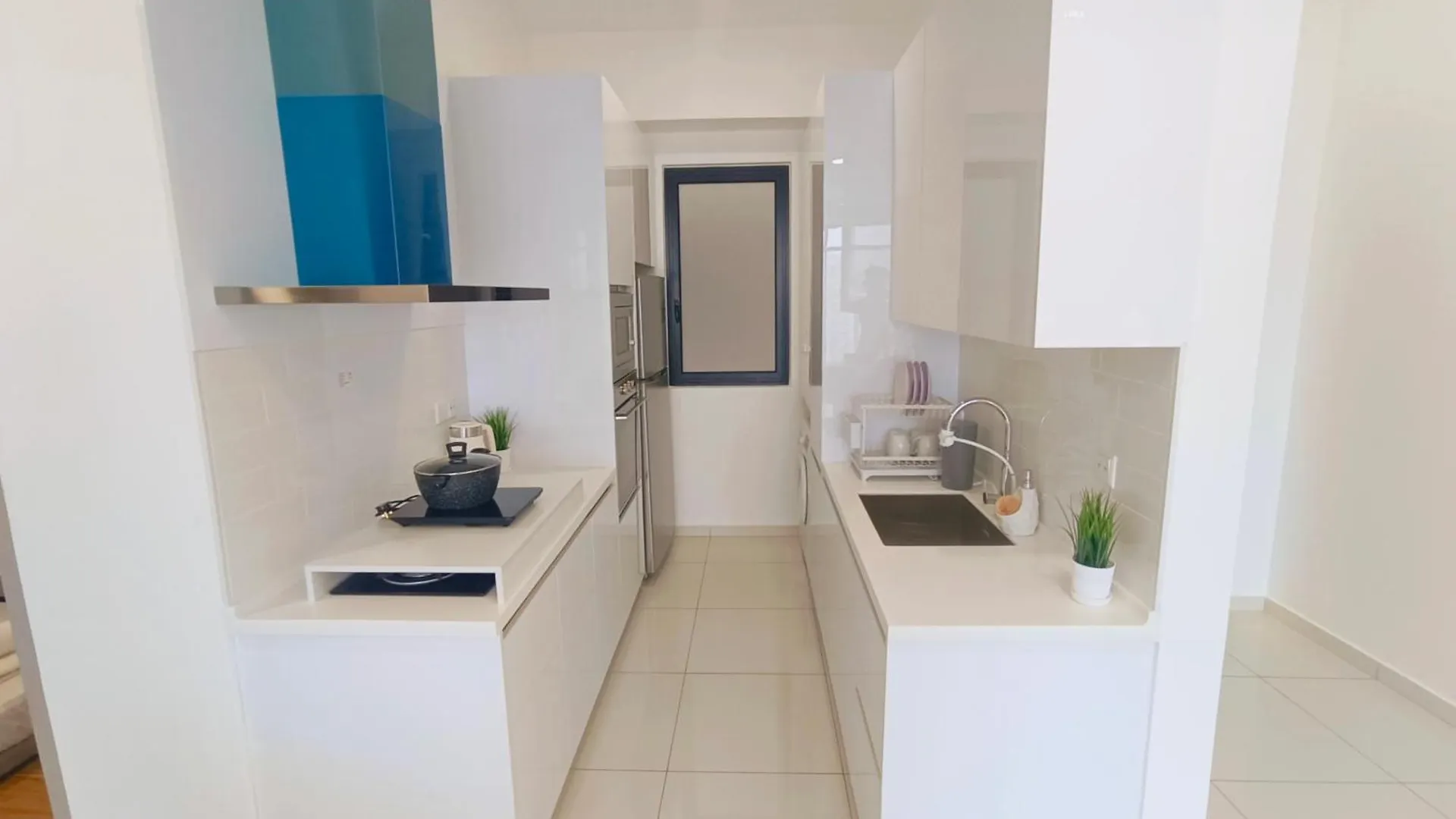 Rooftop Pool, Up To 6 Pax, 2 Bedrooms, 2 Bathrooms, 2 Car Parks By Star Home George Town Apartment